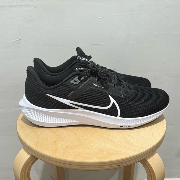 Nike Air Zoom Pegasus 40 Black White Mens 13 - Picture 2 of 7